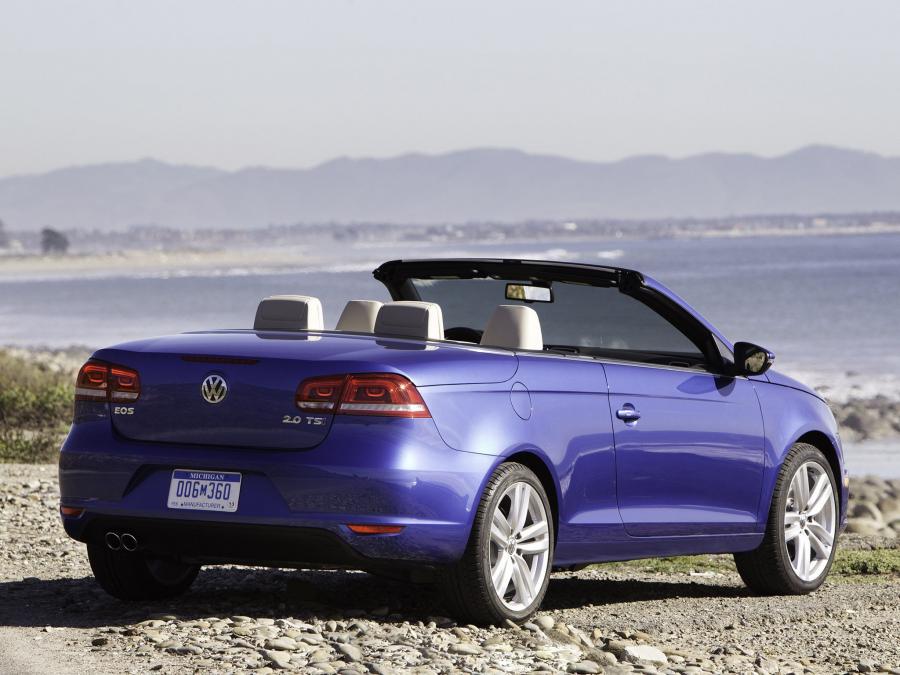  Volkswagen Eos 2.0 TSI 2010 года  (US) (фото 7 из 10)